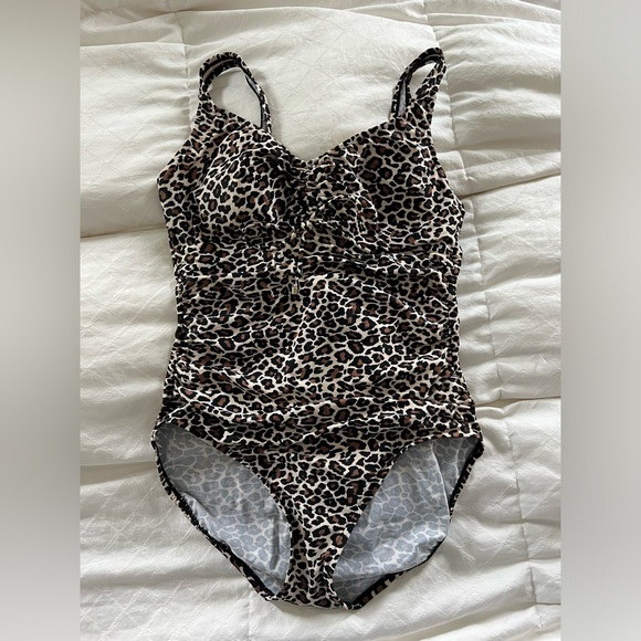 Women’s Leopard Full Piece Swim - Picture 1 of 4